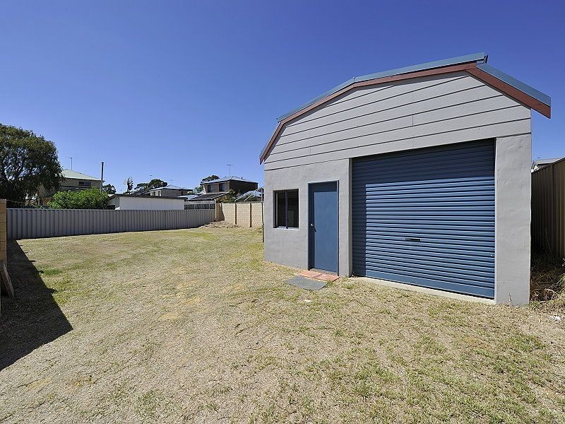 2/15A Beam Road, Silver Sands WA 6210