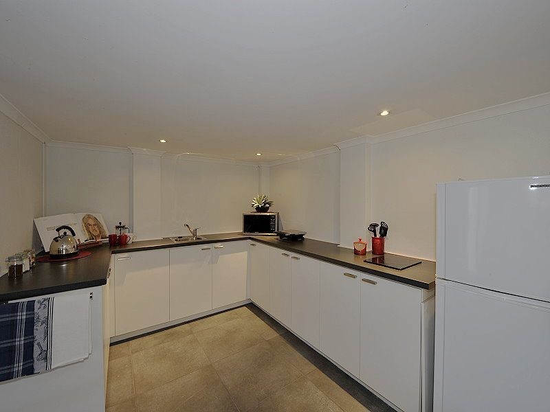 2/15A Beam Road, Silver Sands WA 6210