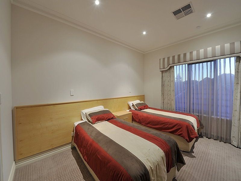 82 Avocet Island Retreat, Wannanup WA 6210