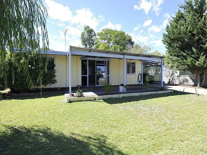 16 Nesbit Road, Greenfields WA 6210