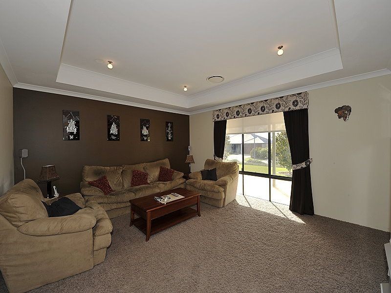 20 Guillardon Terrace, Madora Bay WA 6210