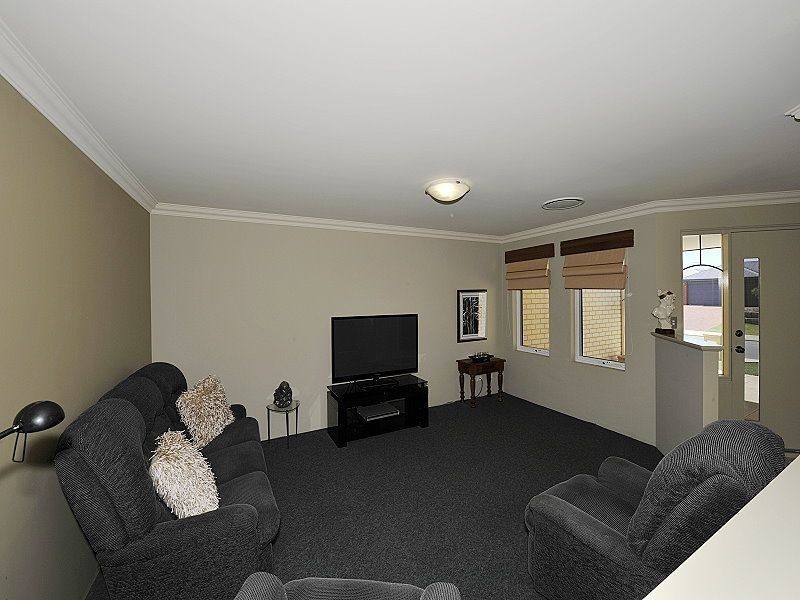 49 Newport Drive, Dudley Park WA 6210