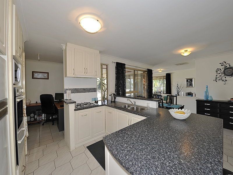 17 Wattle Close, Bouvard WA 6211