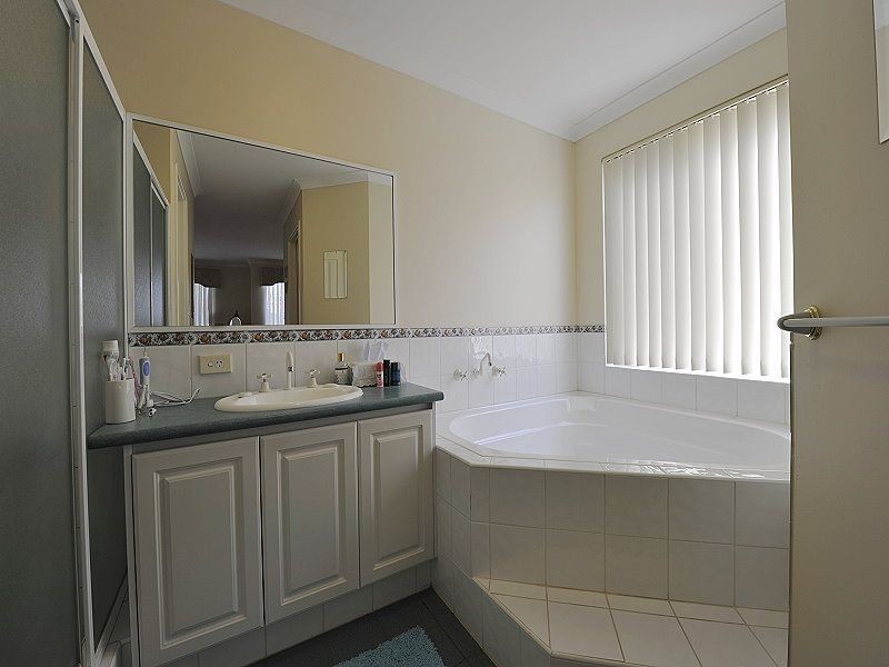 35 Cunderdin Loop, Dawesville WA 6211