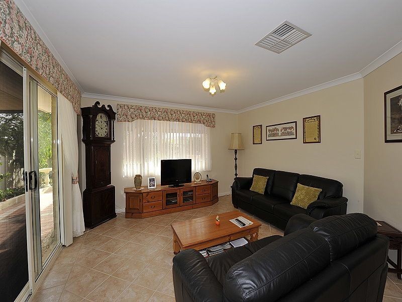 35 Cunderdin Loop, Dawesville WA 6211