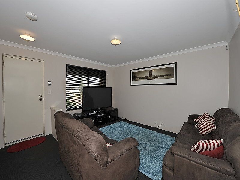 49 Highcliffe Circle, Lakelands WA 6180