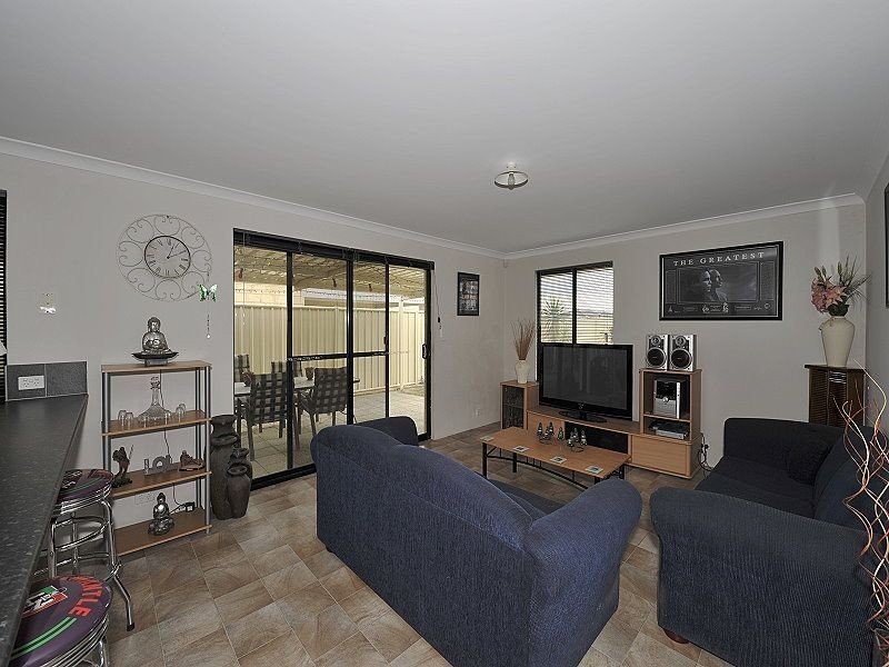 49 Highcliffe Circle, Lakelands WA 6180