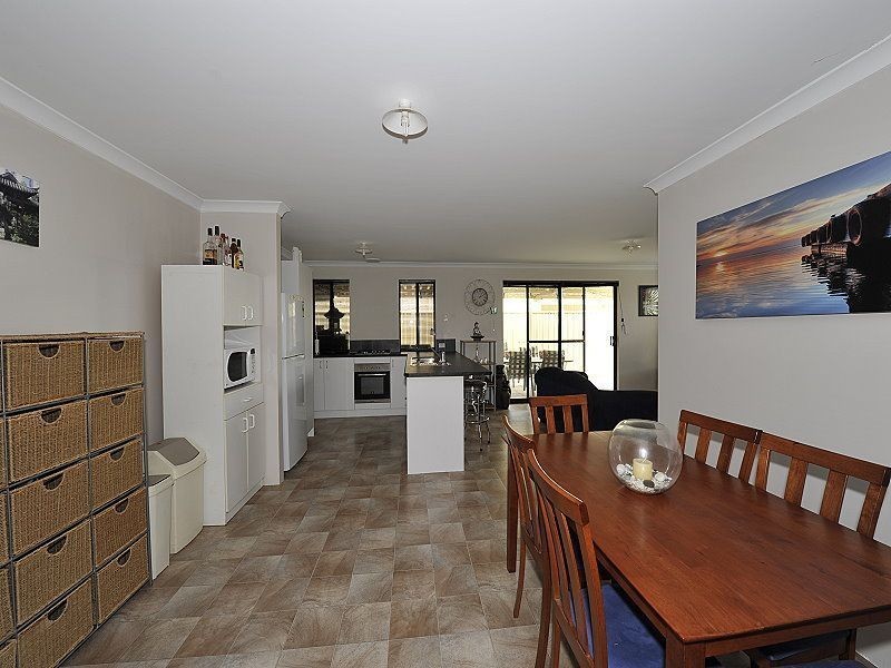 49 Highcliffe Circle, Lakelands WA 6180