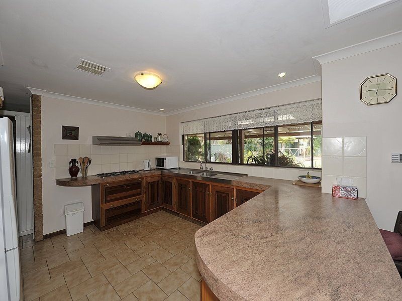 21 Nesbit Road, Greenfields WA 6210