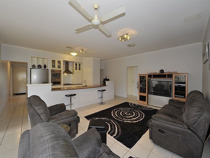 9 Glenbrook Lane, Meadow Springs WA 6210