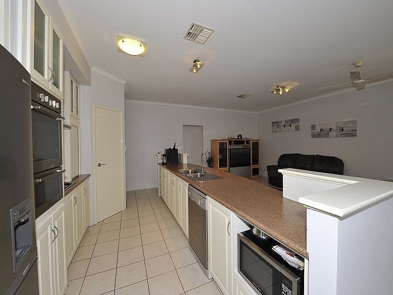 9 Glenbrook Lane, Meadow Springs WA 6210