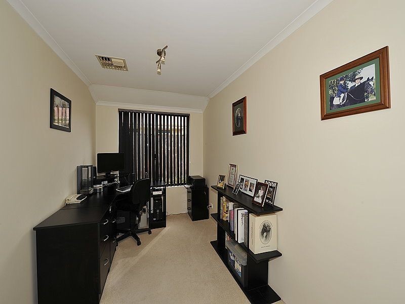 9 Glenbrook Lane, Meadow Springs WA 6210