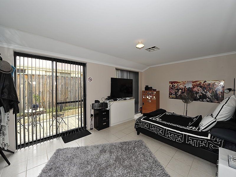 9 Glenbrook Lane, Meadow Springs WA 6210