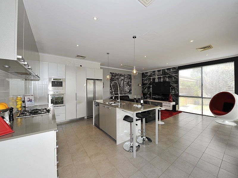 21 Whitley Place, Meadow Springs WA 6210