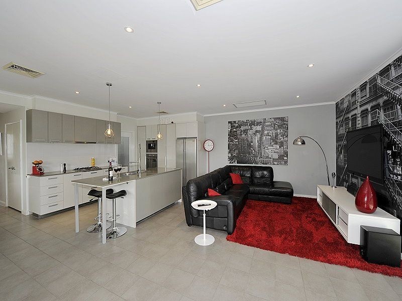 21 Whitley Place, Meadow Springs WA 6210