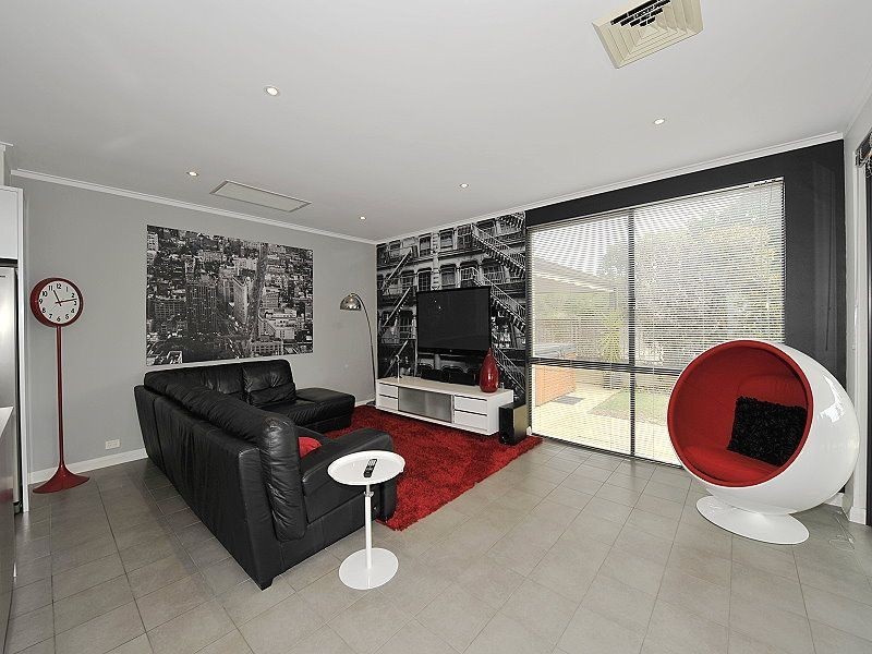 21 Whitley Place, Meadow Springs WA 6210