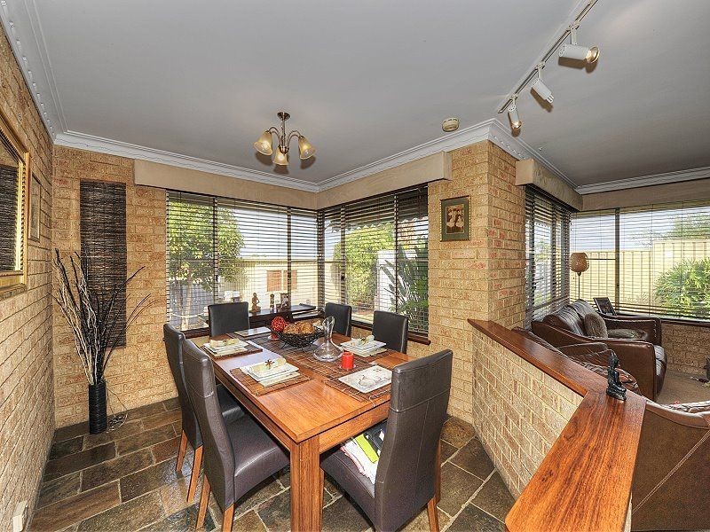 6 Nettle Place, Halls Head WA 6210