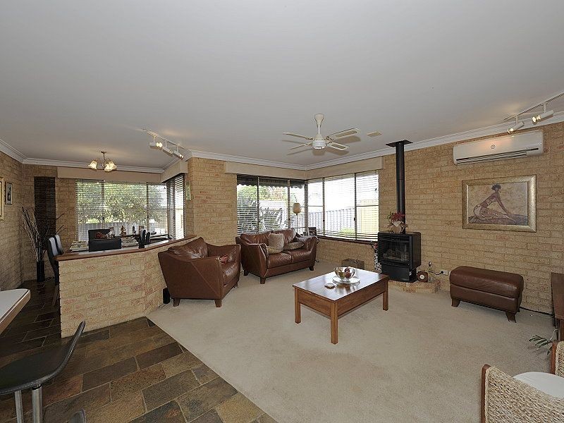 6 Nettle Place, Halls Head WA 6210