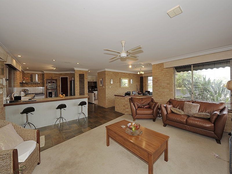 6 Nettle Place, Halls Head WA 6210