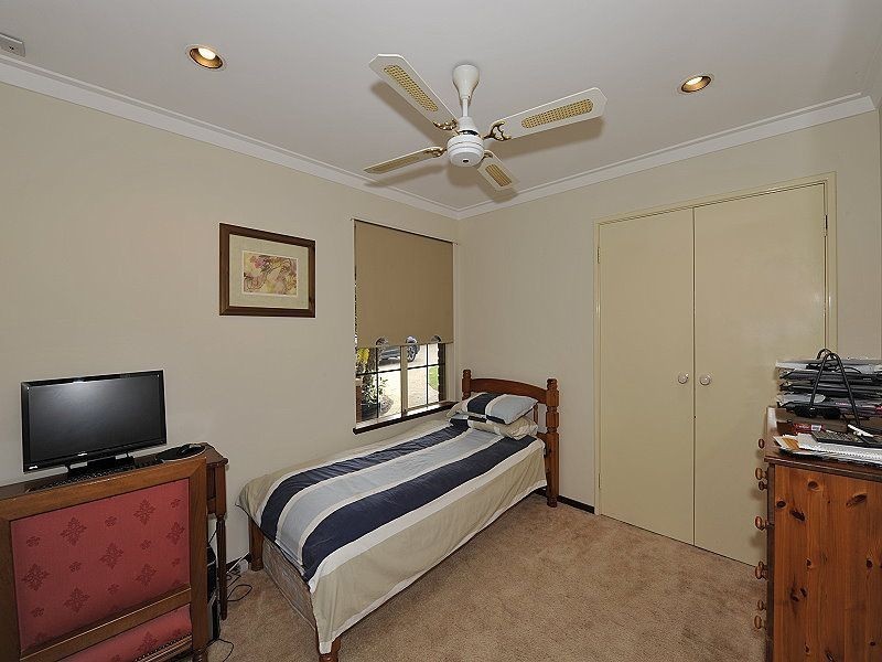 6 Nettle Place, Halls Head WA 6210