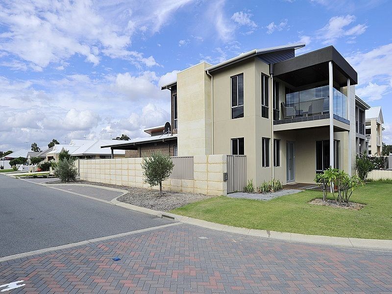 97 Darwin Terrace, Dudley Park WA 6210