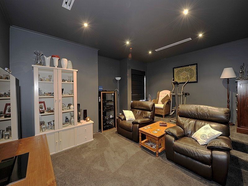 97 Darwin Terrace, Dudley Park WA 6210