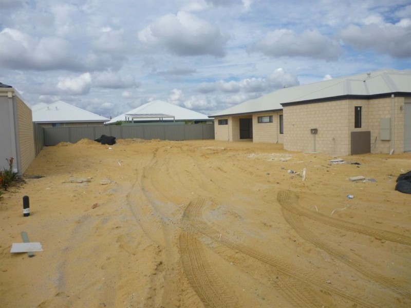 8 Fenians Pass, South Yunderup WA 6208