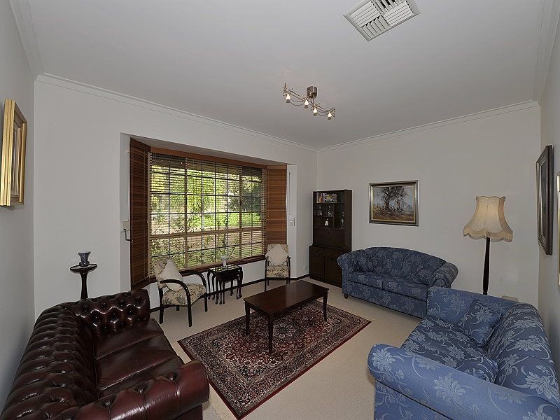 26 Arundel Drive, Halls Head WA 6210