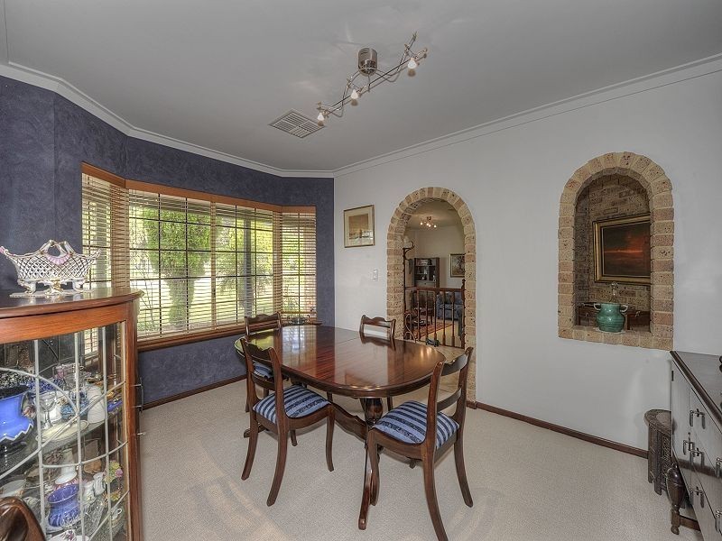 26 Arundel Drive, Halls Head WA 6210