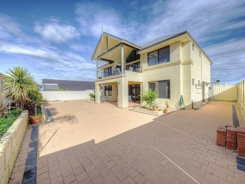 1 Nannup Close, Dawesville WA 6211