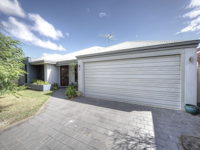 57 Ballard Meander, Lakelands WA 6180