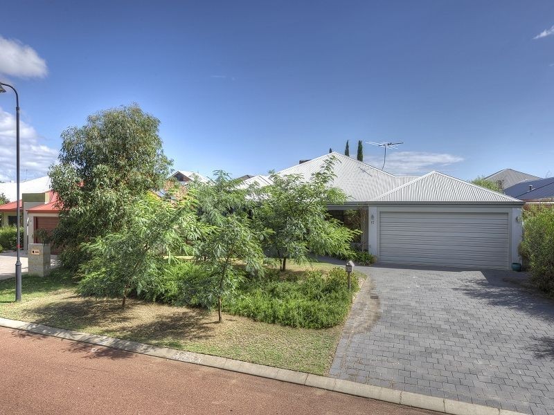 57 Ballard Meander, Lakelands WA 6180