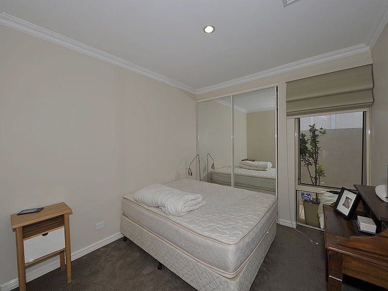 7 Twilight Court, Dudley Park WA 6210