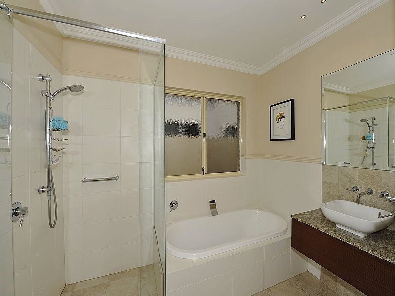 7 Twilight Court, Dudley Park WA 6210