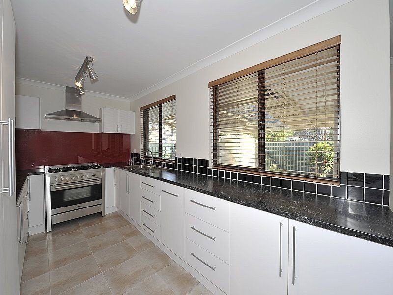 18 Darling Way, Greenfields WA 6210