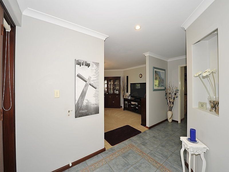 4 Jacaranda Drive, North Yunderup WA 6208