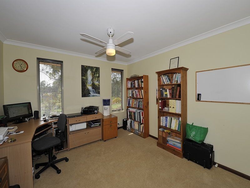 4 Jacaranda Drive, North Yunderup WA 6208