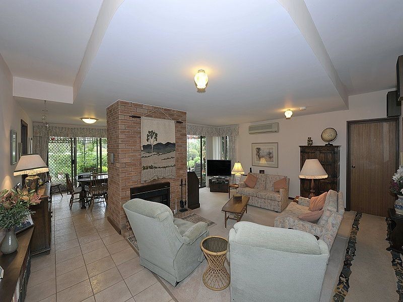 4/34 Oaklands Avenue, Halls Head WA 6210