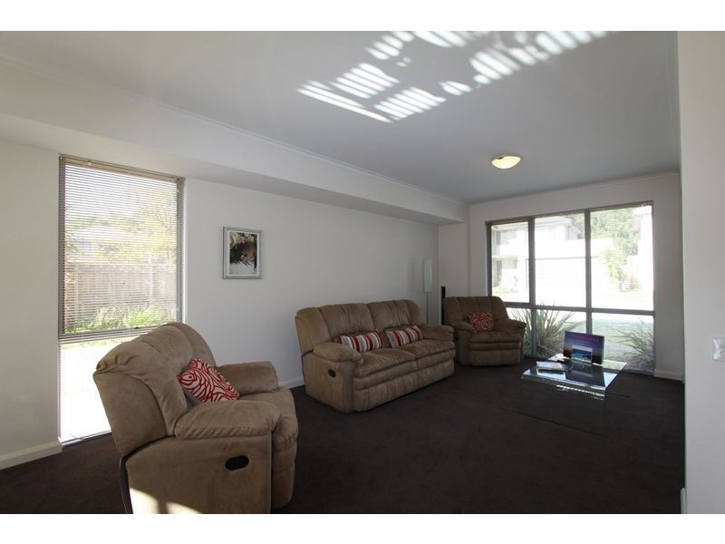 16 Malone Loop, Meadow Springs WA 6210