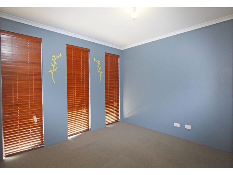 6 Salome Crescent, Lakelands WA 6180