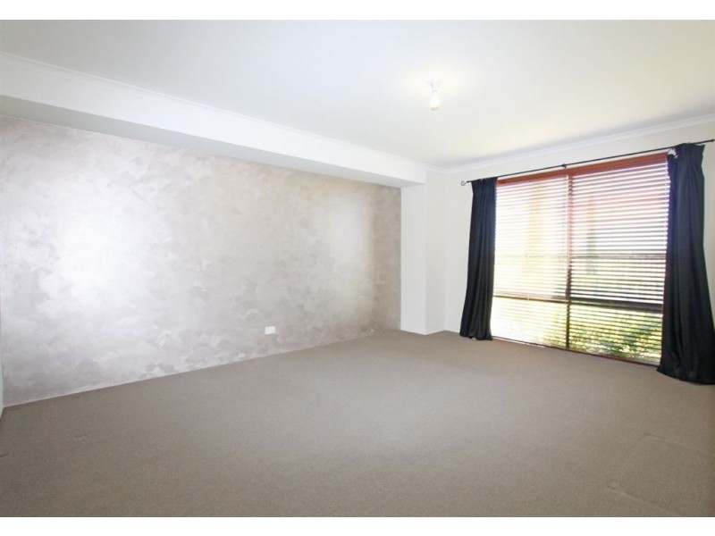 6 Salome Crescent, Lakelands WA 6180