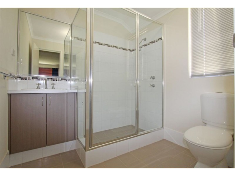 6 Salome Crescent, Lakelands WA 6180