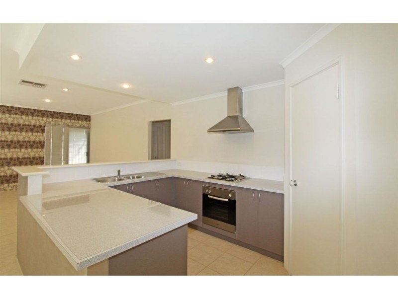 6 Salome Crescent, Lakelands WA 6180