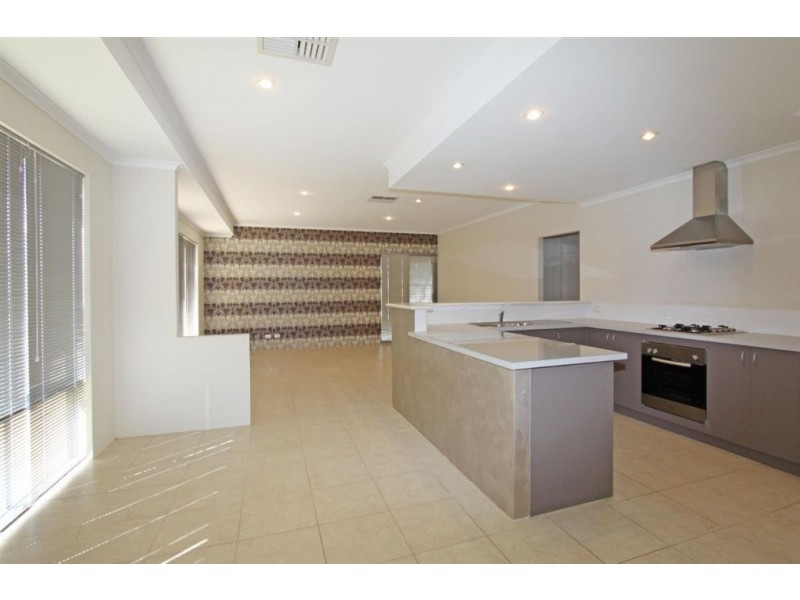 6 Salome Crescent, Lakelands WA 6180