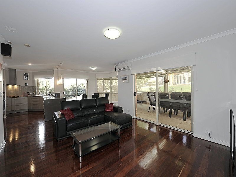 30 Rees Place, Wannanup WA 6210