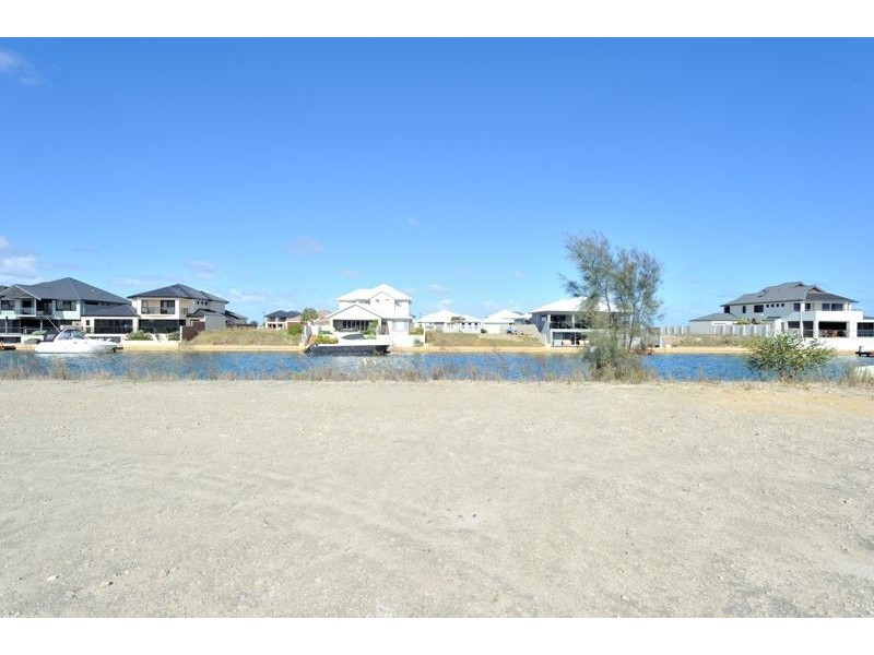 15 Arcadia Close, Dudley Park WA 6210