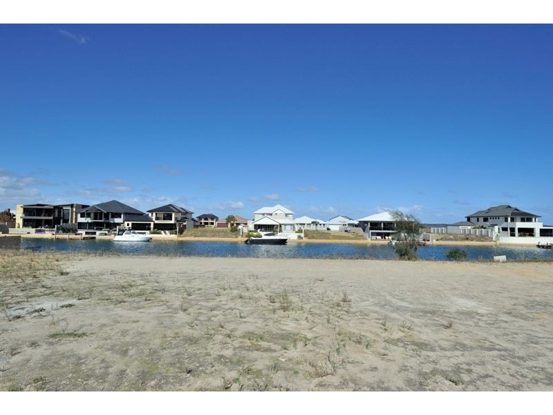 15 Arcadia Close, Dudley Park WA 6210