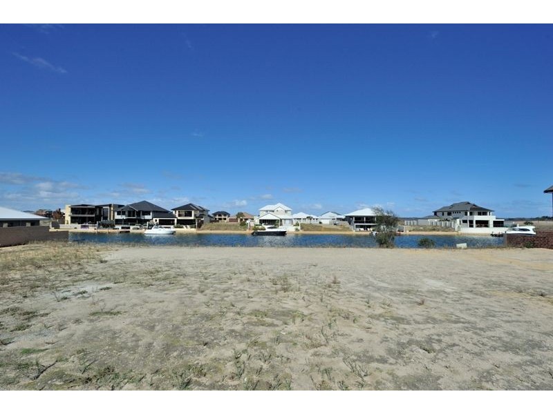 15 Arcadia Close, Dudley Park WA 6210