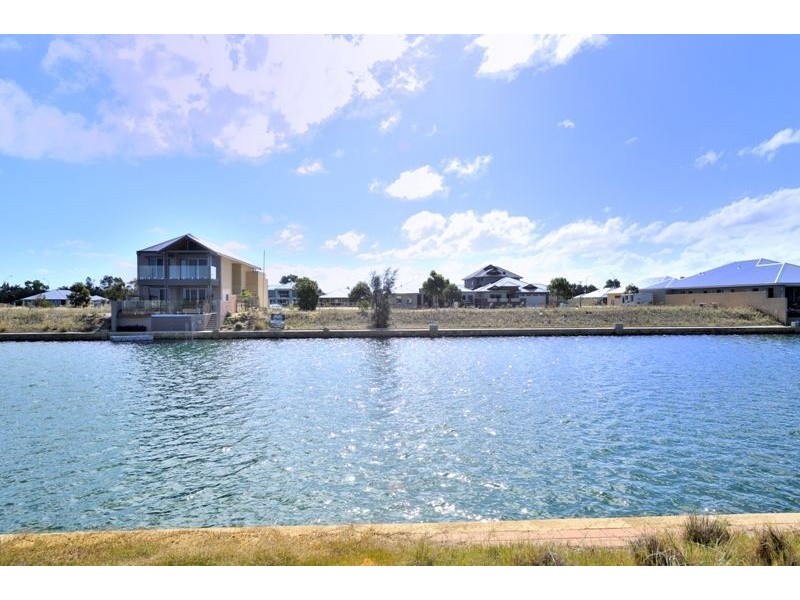 15 Arcadia Close, Dudley Park WA 6210