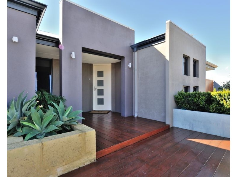 22 Possum Drive, Wannanup WA 6210